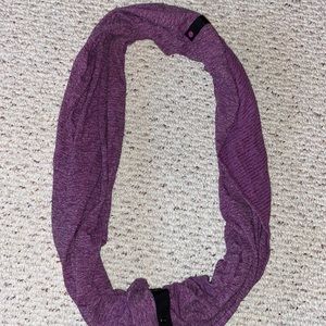 Lululemon snap scarf
